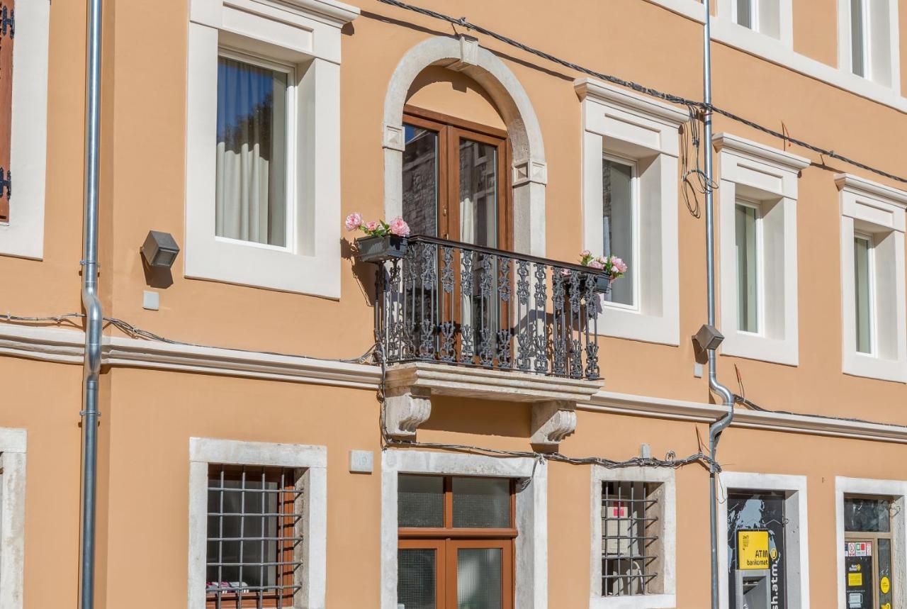 Apartment Melanie Pula Buitenkant foto